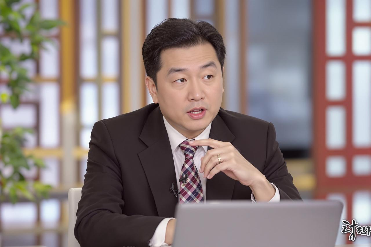爆料网 - 某知名主持人被曝收受巨额礼品，内部人士提供详细账单